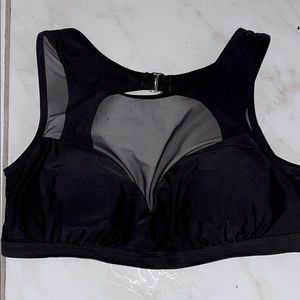 Selling this lightly used bra